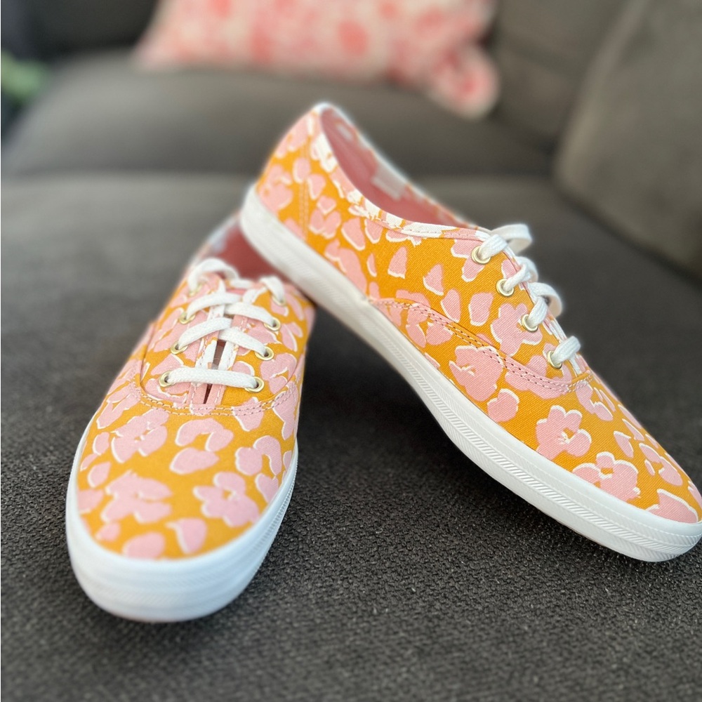 New- Keds Champion Sneaker. Women’s size 6